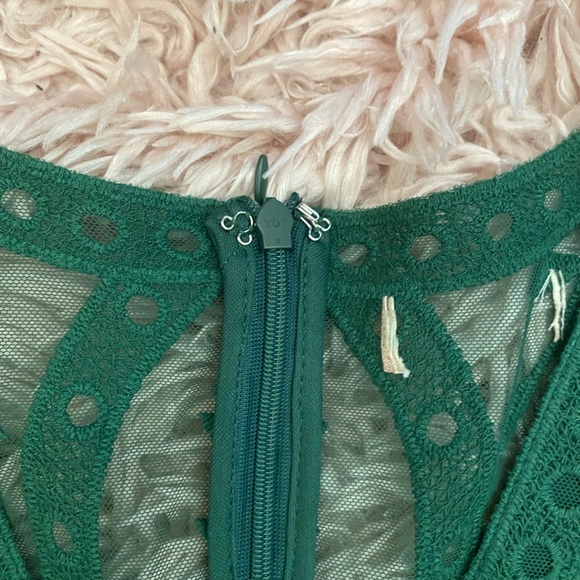 Lace Dress - Picture 5 of 8